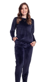 pijama-feminino-luxuoso-–-fleece-liso-com-conforto-e-sofisti