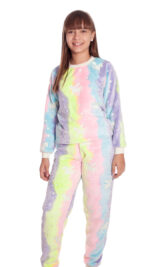 pijama-peluciado-menina-com-estampas-variadas-que-brilham-no